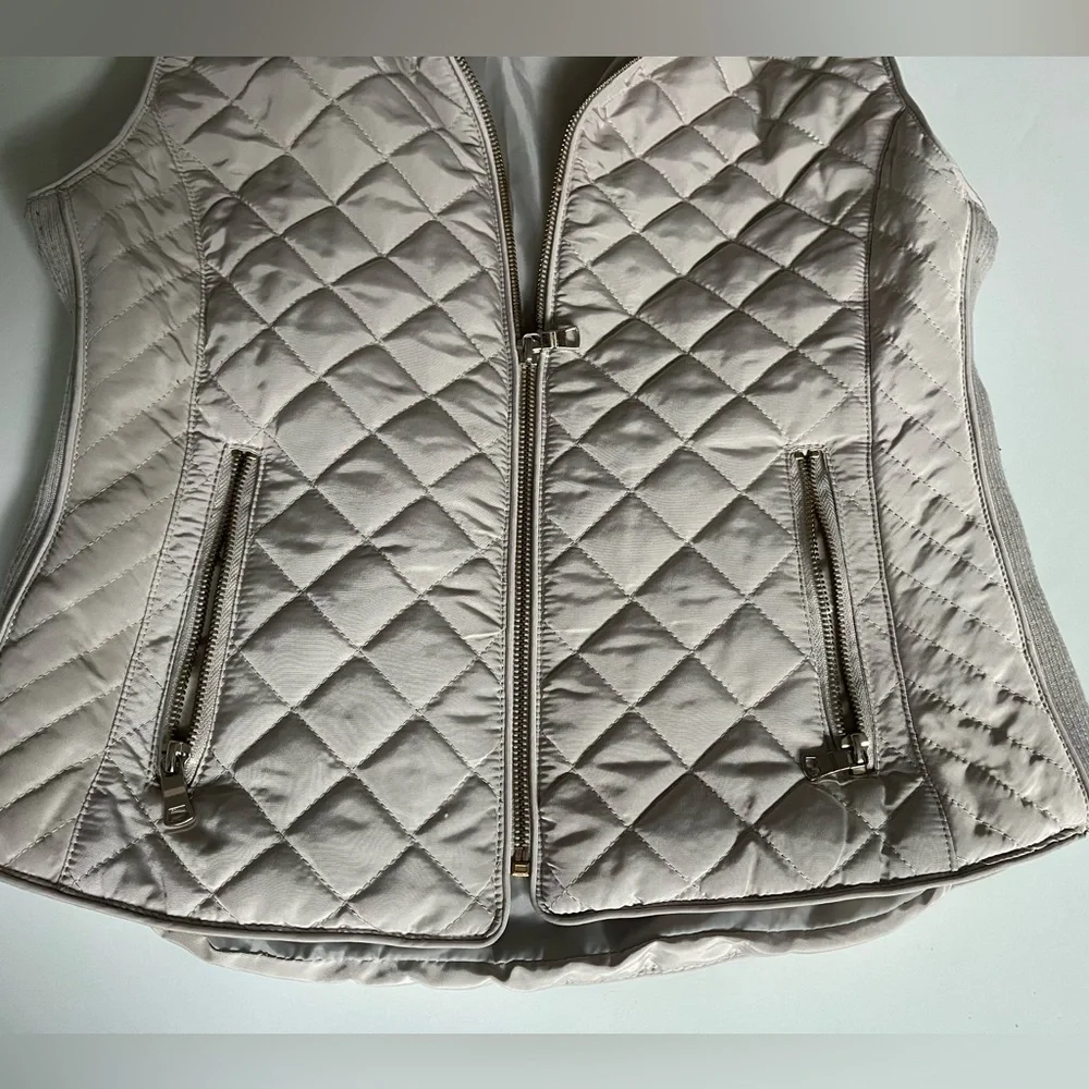 quilted vest zipper on the front - Picture 4 of 7